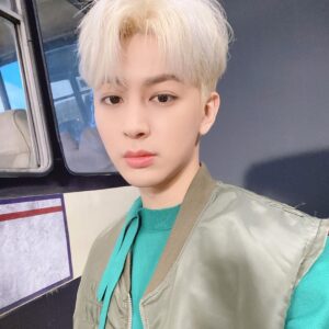 Yunhyeong Instagram - 🌸