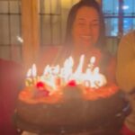 Yuri Vargas Instagram – Feliz Cumpleaños a la mujer que me pone a vibrar mas alto que tiene mi corazón por completo y que amo con todas mis fuerzas. Feliz cumpleaños a la Mujer más valiente,paciente que por más obstáculos que ve, no se da por vencida. Gracias Madre por existir y demostrarnos que cuando se tiene tenacidad y fe en la vida todo Se puede lograr. 🙏🎉🎉🎉🎉🎉♥️♥️♥️♥️♥️
 

♥️Ella es Mi Vida y le Celebramoa su cumpleaños rodeada de gente hermosa  Familia ♥️♥️ Amigos de la vida y sobre todo atendidos y recibidos en un lugar increíble cerca a Medellín @picnicmedellin la esencia de este lugar de las personas que lo construyeron me dejo enamorada gracias miles por su energía y actitud para este día tan importante para mi. Gracias Familia 
Gracias Medellín por siempre recibirnos bien con tanto cariño y @blackhomecol por la magia con sus carritos imanes que nadie quería irse de ese lugar ejejejeje  @lareferenciamusica por ponerle alegria a esta noche maravillosa.