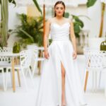 Yuri Vargas Instagram - Feliz de haber estado en Cartagena recargándome de energía Soñadora. Este es el look que use para los @premiosindiacatalina 🙏 👗Que placer tener puesto este maravilloso vestido @marciavargasoficial 🏩 Que placer haber estado en este mágico lugar lleno de amor @casadilucactg 💄 Gracias @fernandoperezrojas por el makeup precioso que me hiciste 🙏 📸 Que placer encontrarme este talentoso Fotografo @roberto_casas