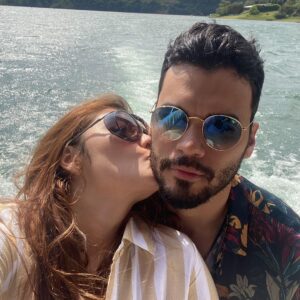 Yuri Vargas Instagram - Salud 🥂 por tu vida.
Feliz cumpleaños amor mío que Dios te cuide y proteja siempre feliz de poder estar un año más a tu lado. @jimmunoz1 🎉🎉🎉🎉🎉♥️♥️♥️♥️♥️🤩🤩🤩