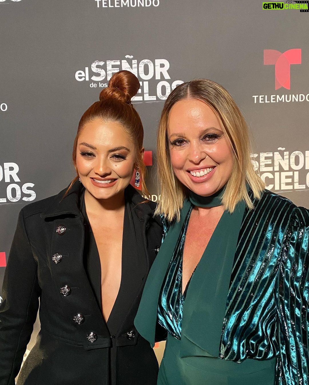Yuri Vargas Instagram - Un Poco de esta Noche Soñada @elsenordeloscielos @telemundo @haroldsanchez5117 @karenbarroeta @rubencortada @jenngomezvita @gomezvitaentertainment @augussrodriguez @sebasgonzalezo @afri_zavala @xcantuarias22 @andysalastv @valdivionski 🖤🖤🎬🙏