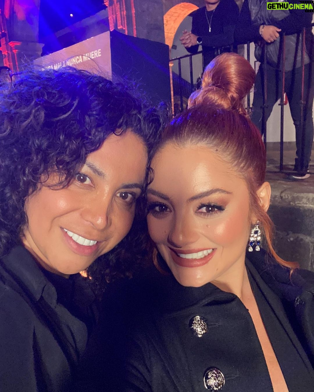 Yuri Vargas Instagram - Un Poco de esta Noche Soñada @elsenordeloscielos @telemundo @haroldsanchez5117 @karenbarroeta @rubencortada @jenngomezvita @gomezvitaentertainment @augussrodriguez @sebasgonzalezo @afri_zavala @xcantuarias22 @andysalastv @valdivionski 🖤🖤🎬🙏
