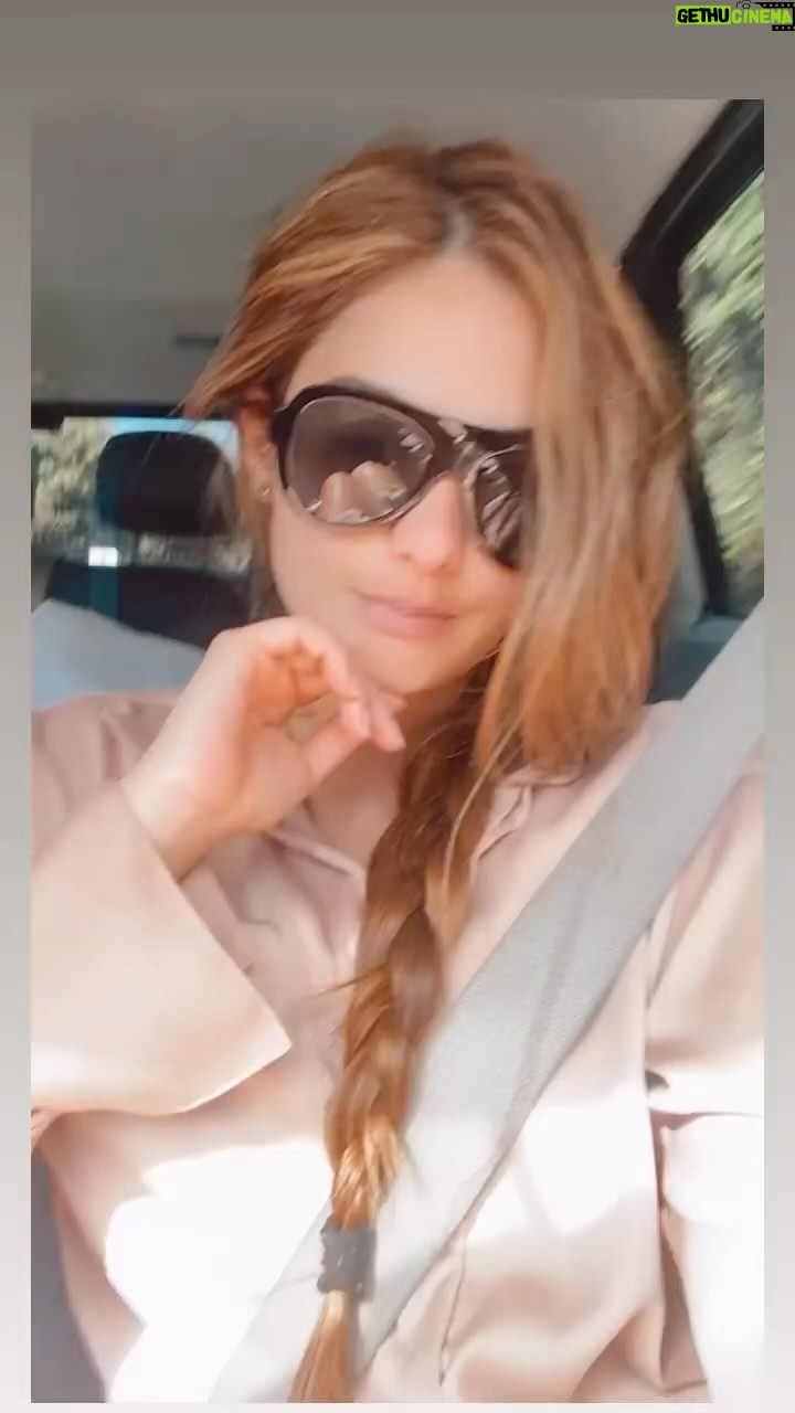 Yuri Vargas Instagram - Caminos hermosos de la vida 💚🙏