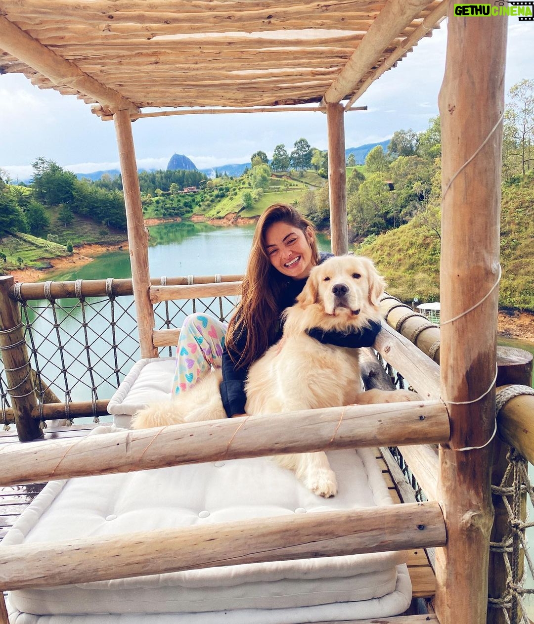 Yuri Vargas Instagram - Días para recargar la energía con toda mi familia hermosa Gracias por tanto los amooo con mi corazón ♥️ Lugares preciosos @atmavillas @el_403_ 👏👏👏👏 @sinai_dog #Noah