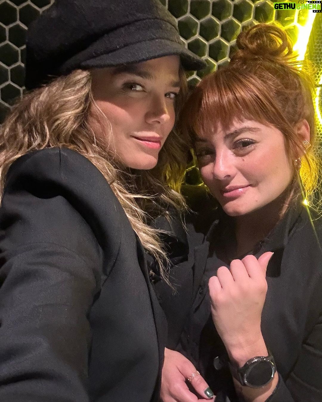 Yuri Vargas Instagram - Juani siempre será un placer Amiga 🖤🖤 Corazones emocionados ejjejeejejej @juana_acosta