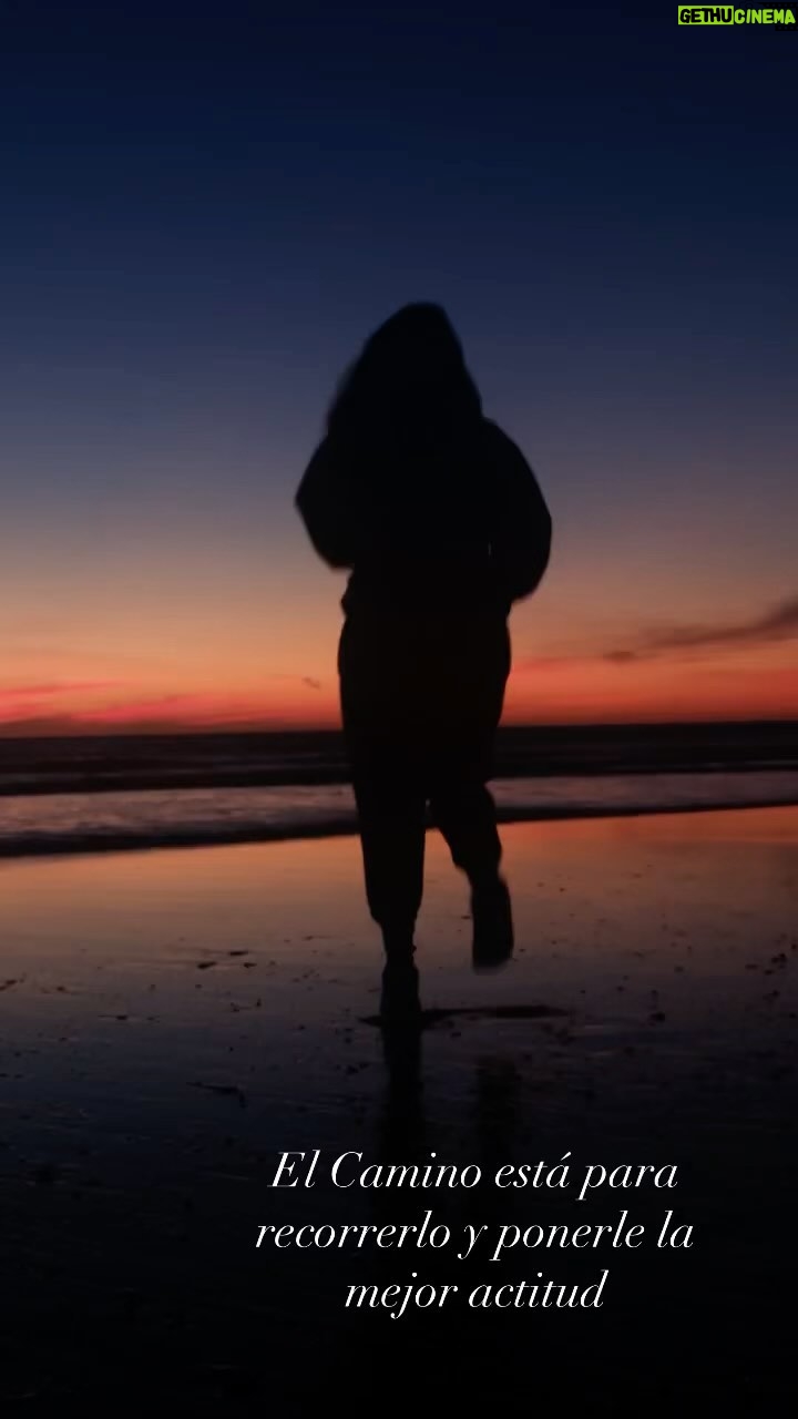 Yuri Vargas Instagram - Avanza con Confianza En la dirección de tus Sueños.