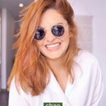 Yuri Vargas Instagram - Hoy quiero mostrarles mi rutina para arreglarme todos los días. Como les he contado no me gusta maquillarme mucho en mi diario vivir pero definitivamente la línea #ElixirTropical de @vitubellezavital me ha encantado. 🤩✨ Esta base está hecha con extracto coco y colágeno, lo que quiere decir que humecta y protege, pero sin duda mi parte favorita es su acabado que me permite sentirme fresca y natural. Y por supuesto, como les mostré en mi anterior video mi pestañina #ElixirTropical hecha con ingredientes naturales, que es mi mejor aliado para sentirme arreglada y con unas súper pestañotas, sin necesidad de mucho maquillaje. 🧖🏻‍♀️🍃✨ #Publicidad