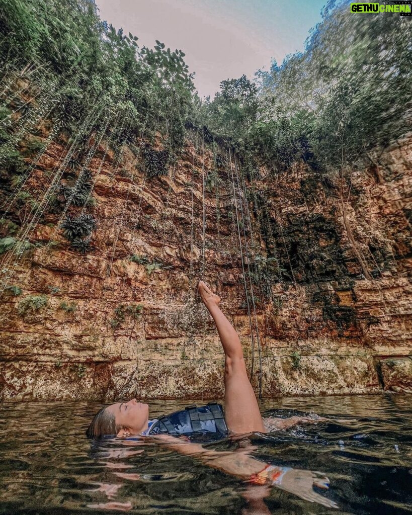 Yuri Vargas Instagram - Siempre con mi Nado Sincronizado a todo lado 😊🏊‍♀️🏊‍♀️ #cenotesagradoazul ♥️