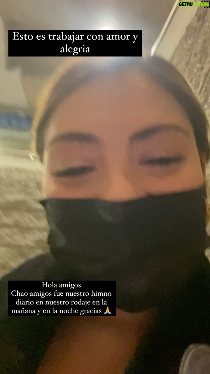 Yuri Vargas Instagram - Amigos por que eso se convirtió este equipo Lleno de cariño para mi. Gracias a los equipos de rodaje que entregan esa energía tan valiosa para nosotros los intérpretes, gracias miles los quiero y los llevo en mi corazón ♥️