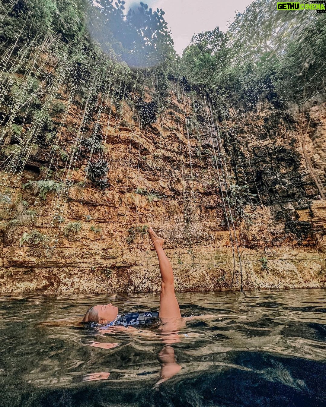 Yuri Vargas Instagram - Siempre con mi Nado Sincronizado a todo lado 😊🏊♀️🏊♀️ #cenotesagradoazul ♥️