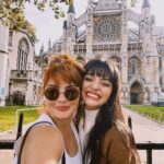 Yuri Vargas Instagram - Ella y yo somos la definición de union, somos un lazo infatigable, somos dos corazones que laten al unísono con el compás del amor, somos tejedoras de sueños, (Juntas) somos complemento, remanso, poder y orgullosamente SOMOS HERMANAS 🫀 London, United Kingdom