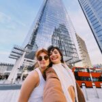 Yuri Vargas Instagram - Ella y yo somos la definición de union, somos un lazo infatigable, somos dos corazones que laten al unísono con el compás del amor, somos tejedoras de sueños, (Juntas) somos complemento, remanso, poder y orgullosamente SOMOS HERMANAS 🫀 London, United Kingdom