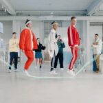 Yury Dud Instagram – Кореша из @adidasrussia открыли крупнейший флагманский магазин на Кузнецком мосту, 7. Уже работает, заходите пренепременно! adidas Москва
