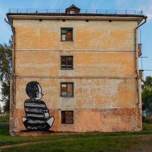 Yury Dud Instagram - В Братске (Иркутская область, 5 часов лета от Москвы) снова идет стритарт-фестиваль «Один за всех». Концепция – простая и гениальная: художники из самых разных стран готовят эскизы специально для фестиваля и присылают Григорию Шарову @etosharov, художнику и организатору, а тот или рисует, или строит эти работы в городе. Ни с кем их при этом не согласовывая.
В галерее выше – просто прекрасное из двух последних фестивалей. Для удобства вот авторы прекрасного:
«Дышать не легче» – @misha_marker (Петербург).
Парень на доме – @alexsenna (Бразилия).
Футбольная парковка – @vlady_art (Италия).
Олень в проводах - @zoomstreetart (Москва).
«Нарисуй по-братски» – @fruktyvrukty (Пермь).
Ракета – @miguelmarquezoutside (Австралия). Работа спилена неизвестными на следующее утро.
Сердце из фанеры – @oakoak_street_art (Франция). Работа уничтожена местными жителями на следующее утро.
Лавка со строительным уровнем – @a11c1ear (Екатеринбург). Шаров говорит, что на стеб над проваленным асфальтом администрация отреагировала интересно: лавку вытащили из ямы, но провал не заделали.
Отличный пример того, что даже небольшими ресурсами жизнь вокруг можно делать чуть интереснее. 
#заебись