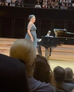Yusif Eyvazov Instagram - Short trip to Paris to be proud again of my ❤️ @anna_netrebko_yusi_tiago 😍🥰 
Короткий визит в Париж чтобы очередной раз испытать чувство гордости за тебя моя ❤️ твой голос звучит и все остальное теряет всякий смысл ❤️
#paris #anna #annanetrebko #concert #анна #концерт #аннанетребко