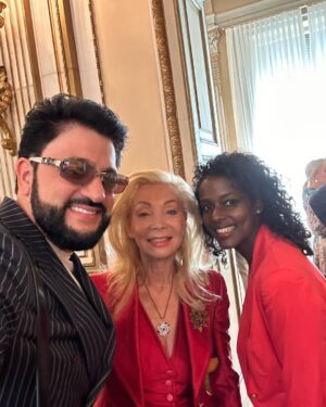 Yusif Eyvazov Instagram - Presentation season 23/24 of @teatroallascala in Vienna ❤️😍 so wonderful seeing friends and colleagues ❤️🥰
@anna_netrebko_yusi_tiago @dmitry_korchak_official @eleonora_buratto @dominique.meyer @andrecomploi @mattia.olivieri.baritono @mariambattistelli 

Презентация нового сезона @teatroallascala 23/24 в Вене ❤️🥰