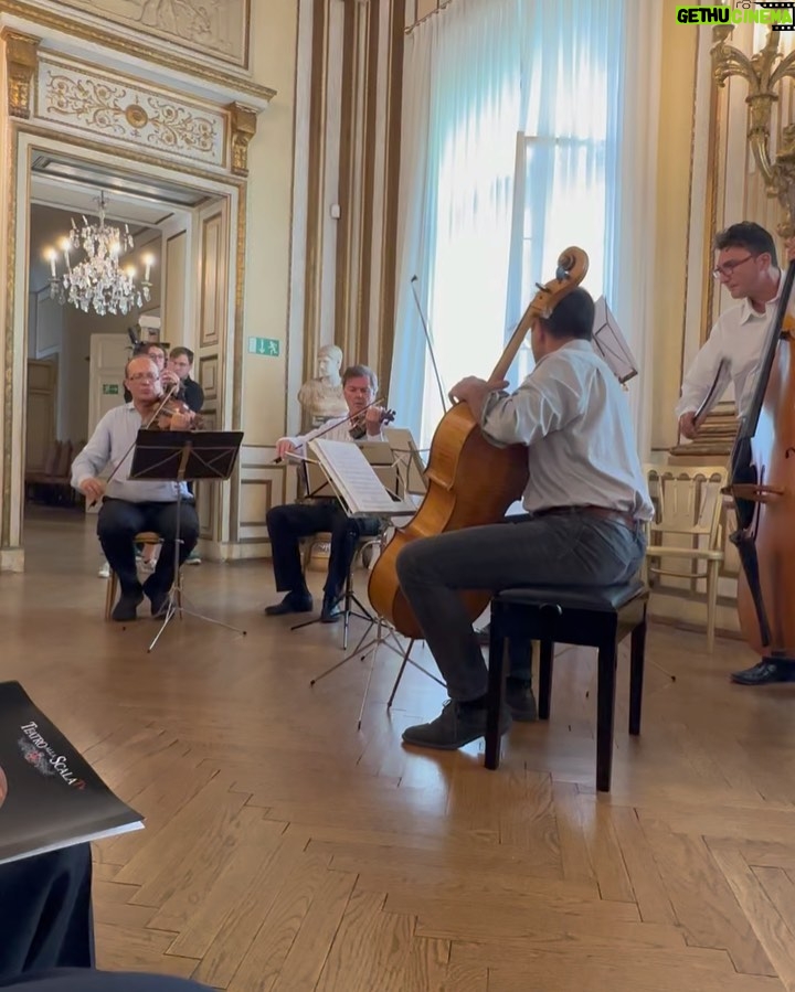 Yusif Eyvazov - 46.5K Likes - Presentation season 23/24 of @teatroallascala in Vienna ❤️😍 so wonderful seeing friends and colleagues ❤️🥰
@anna_netrebko_yusi_tiago @dmitry_korchak_official @eleonora_buratto @dominique.meyer @andrecomploi @mattia.olivieri.baritono @mariambattistelli
Презентация нового сезона @teatroallascala 23/24 в Вене ❤️🥰