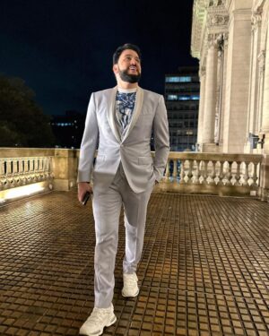 Yusif Eyvazov Instagram - Thank you Teatro Colon ❤️ 🇦🇷 we love you, see you next year 🤩❤️
@anna_netrebko_yusi_tiago @fabianvelozz j.telerman @_augusto_techera @giacomosagripanticonductor @annelaureg1980 @roxanegrizon @operalesya 

Спасибо чудесной Аргентине 🇦🇷 и неповторимому Театру Колон ❤️🇦🇷 до встречи в следующем сезоне ❤️