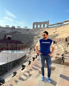 Yusif Eyvazov Instagram - Back in my beloved @arenadiverona for AIDA @stefanopoda 😎❤️ @anna_netrebko_yusi_tiago @akhad_arturo @izzi78 Вернулись в любимую Верону @arenadiverona . АИДА ❤️😎🤗 #yusif #yusifeyvazov #anna #annanetrebko #arenadiverona #italia #юсиф #юсифэйвазов #анна #аннанетребко #арена #верона #италия Arena di Verona