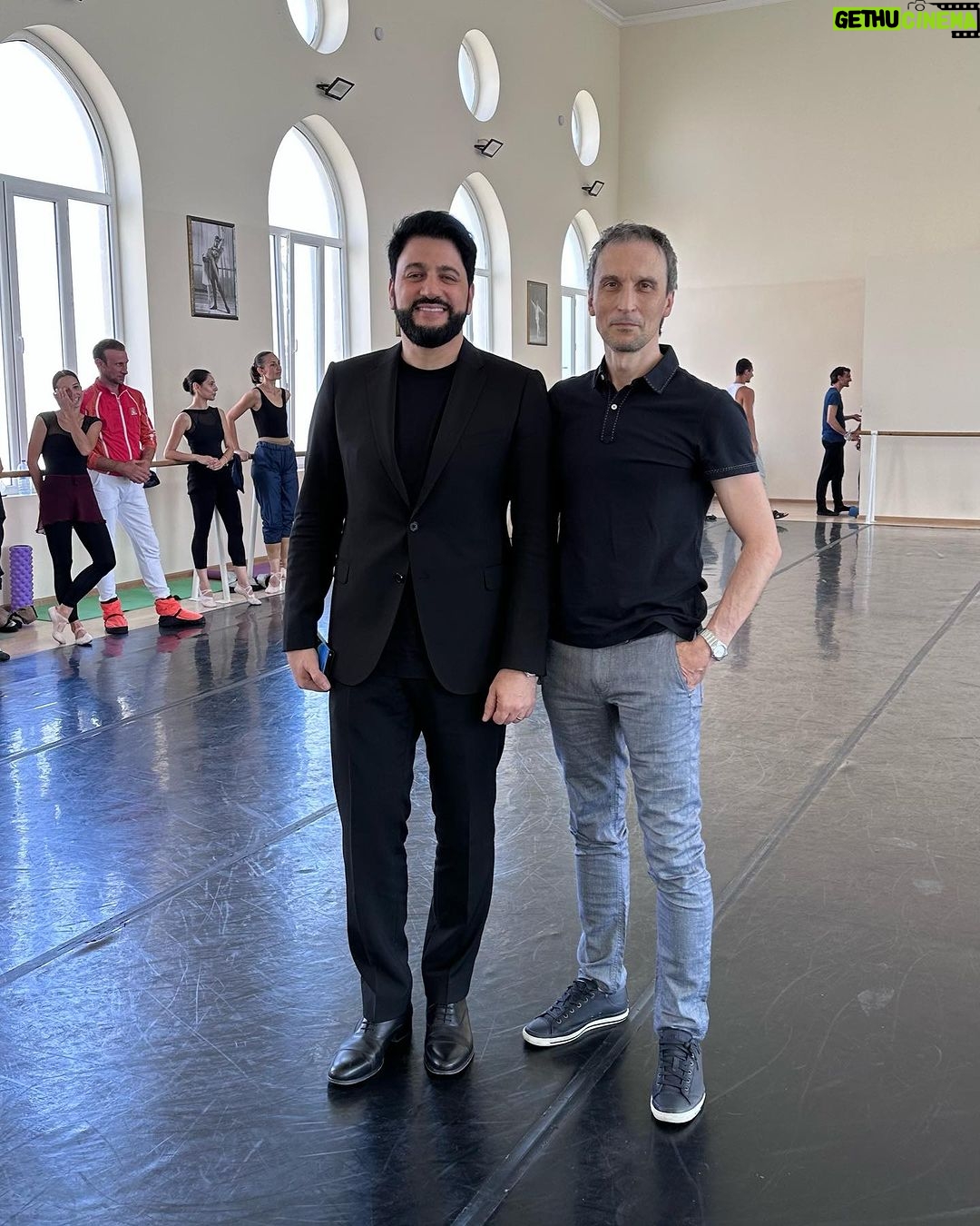 Yusif Eyvazov Instagram - We welcome Mr.Ruslan Pronin as a new chief choreographer of @operabalet.az 🇦🇿❤️😎🙏👍 Thank you for being a part of our big family and we are sure that this is a big beginning of a new beautiful time 🤗🤩 С большим удовольствием сообщаем что Руслан Пронин стал Главным Балетмейстером нашего театра . 🤩 Спасибо что стали частью нашей большой семьи , мы уверены что это большое начало нового времени и новых возможностей для нашего коллектива . Удачи всем нам 😎🤗🙏🤩 #yusif #yusifeyvazov #baku #azerbaycan #ruslanpronin #баку #азербайджан #балет #русланпронин #театр Baku, Azerbaijan