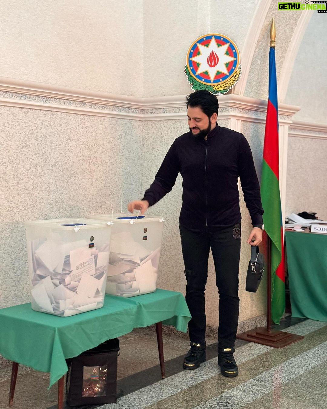 Yusif Eyvazov Instagram - Buqün Azərbaycanda növbədən kənar President seçkiləri keçirilir.. çox yazmaqa və çox sözə ehtiyac yoxdu.. mənim Presidentim İLHAM ƏLİYEV 🇦🇿 ❤️ Сегодня в Азербайджане проводятся внеочередные Президентские выборы, без лишних слов Мой Президент это ИЛЬХАМ АЛИЕВ🇦🇿❤️ Baku, Azerbaijan