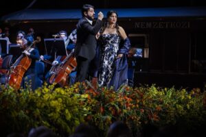 Yusif Eyvazov Instagram - Thank you BUDAPEST for this absolutely beautiful night of IL TROVATORE . With Legendary EVA MARTON in audience ❤️
My superb ❤️ @anna_netrebko_yusi_tiago 
Conte di Luna @michelekalmandi 
Azucena @andreaszanto26 
Ruiz @odorbotond 
Ines @melindaheiter 
Ferrando @andras_palerdi 

Special thanks to Brilliant Conductor @denis__vlasenko for an amazing performance 🤩👏

WE LOVE HUNGARY 🇭🇺 and will be back ❤️

Спасибо Будапешт за этот незабываемый вечер, концертное исполнение оперы ТРУБАДУР .. особо волнительно потому что в зале сидела Легендарная ЭВА МАРТОН.. 
как всегда самая лучшая моя ❤️ @anna_netrebko_yusi_tiago 😍
Прекрасный состав артистов , хор и оркестр 👏 
Особая благодарность потрясающему Дирижеру @denis__vlasenko за то что собрал спектакль за рекордно короткое время и на таком высоком уровне 🙏👏🤩

МЫ ЛЮБИМ ТЕБЯ ВЕНГРИЯ 🇭🇺 и обязательно вернемся 💝❤️
#yusif #yusifeyvazov #budapest #hungary🇭🇺 #iltrovatore #giuseppeverdi #opera #anna #annanetrebkoyusifeyvazov 

Photographer Attila Nagy 🙏