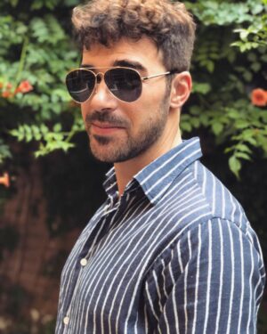 Yusuf Çim Instagram - Bayram kapıda 🥳 Sevdiklerinize hediye önerisi isterseniz  @atasunoptik ile birlikte hazırladığımız koleksiyonda  harika parçalar var, mutlaka göz atın derim 🧡 #BuBenimBakışım #HerBakışta #işbirliği