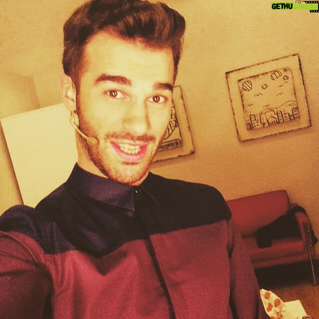 Yusuf Çim Instagram - #benhazırıım #yusicim #yusufcim #cookyakında ✨💫👊 #fotocekerkenkonusanyusiicim