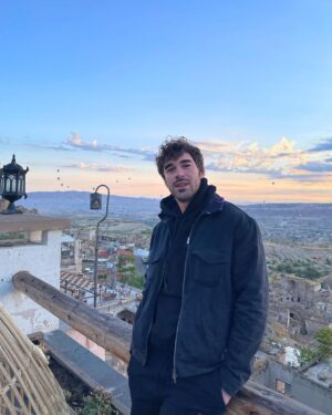 Yusuf Çim Instagram - Balonları kaçırmışımm 😴 Günaydınnn :)