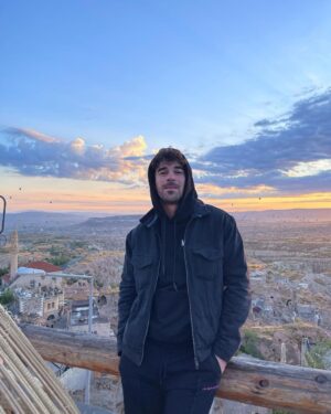 Yusuf Çim Instagram - Balonları kaçırmışımm 😴 Günaydınnn :)