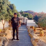 Yvick Letexier Instagram – « Vis cette vie avant que cette vie ne te vive » Gérard Vives Míkonos