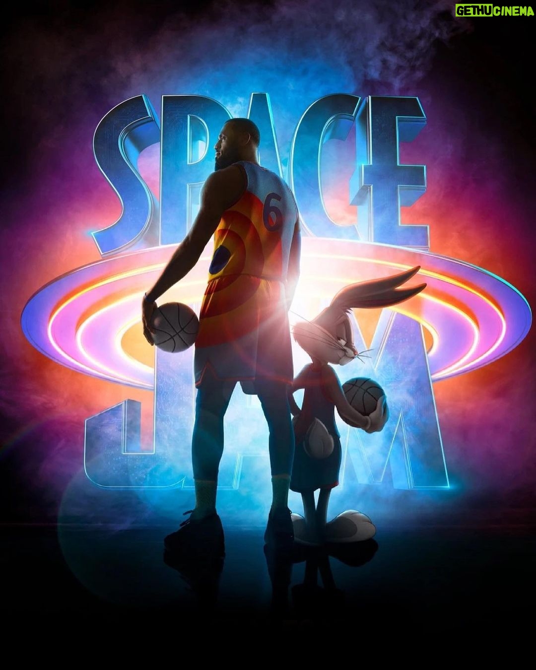 Yvick Letexier Instagram - J’AURAI MA VOIX DANS SPACE JAM : NOUVELLE ÈRE ! @warnerbrosfr m’a contacté pour que je double un des membres de la Goon Squad qui n’est autre que Anthony Davis. Vous connaissez mon amour pour ce film, et faire partie du casting vocal du 2, c’est clairement un rêve de gosse. J’étais comme un dingue pendant tout l’enregistrement. Genre maintenant Anthony Davis sa voix française bah c’est moi allez bonsoir. Donc, rendez-vous le 21 juillet pour entendre ma grosse voix de monstre à sourcils durs. Paris, France