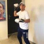 Yvick Letexier Instagram - Confinement ou pas, la pratique du sport (de combat) continue // @lekemar merci pour les exos