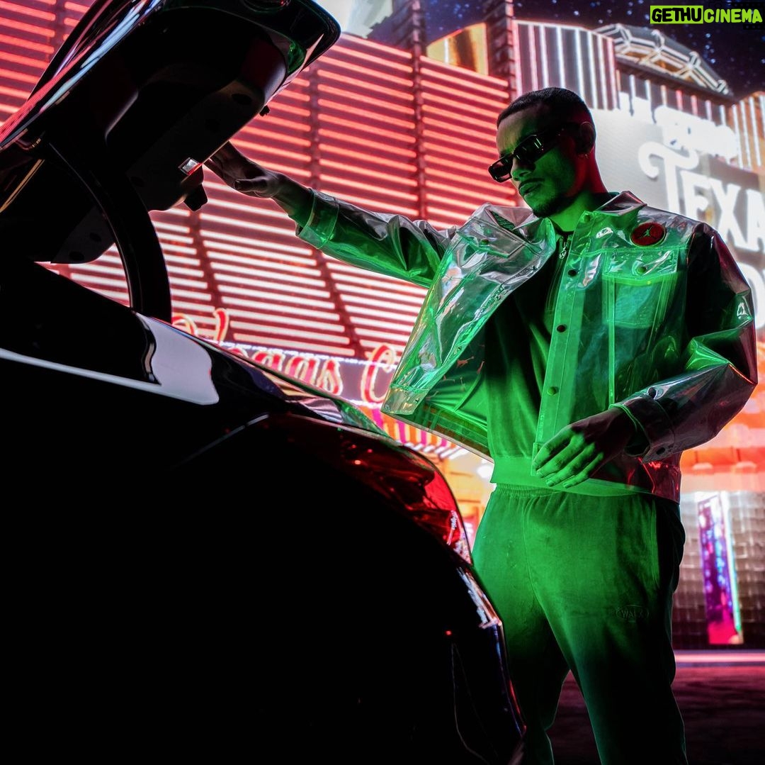 Yvick Letexier Instagram - 280 j’arrive comme Vettel 🏎🔥📸 @tetsuya.red Las Vegas, Nevada