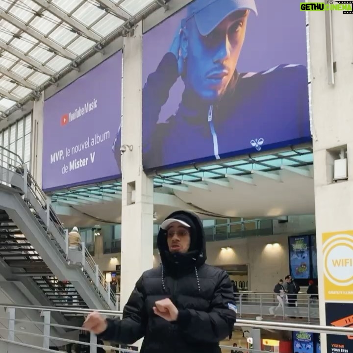 Yvick Letexier Instagram - On avait dit discret @youtubemusic 🔥🙌🏽❤️ c’est fou tout ça merci à vous pour toute cette force 🙏🏽 #YoutubeMusic #MVP Paris Gare du Nord