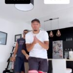 Yvick Letexier Instagram – Petit challenge à la mode pour vous la commu j’espère que vous kiffez l’influence que je propose avec ce concept tout nouveau issu de l’application TikTok