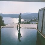Yvick Letexier Instagram - « Vis cette vie avant que cette vie ne te vive » Gérard Vives Míkonos