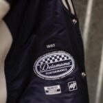 Yvick Letexier Instagram - J-1 avant le GP Explorer 2, la pression monte, un peu comme une voiture dans une montée par exemple 🚗 Alors on espère faire honneur à nos partenaires et notamment @schottnyc_europe avec qui nous sortons une collaboration exclusive spécialement pour le GP EXPLORER qui sera dispo uniquement SUR PLACE et en ÉDITION LIMITÉE. Des teddys de 3 colories ainsi que deux casquettes extrêmement douces re-designées main dans la main avec @schottnyc_europe et @dricetea Sur ce, je m’en vais pousser ma monoplace à plus de 400 km/h, qui est en soit ma vitesse de croisière, en voiture, de course, automobile, sur route. Yvick aka Mister Vitesse/Vetements 👖🏎️ 📸 @faidhadji Circuit Bugatti