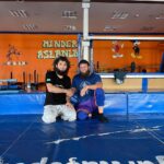 Zabit Magomedsharipov Instagram - Примирение после вчерашнего 🤝😁