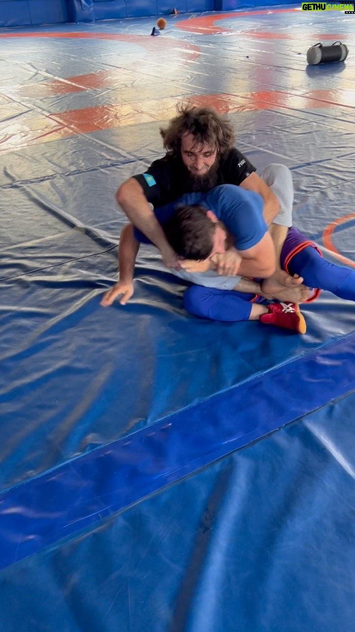 Zabit Magomedsharipov Instagram - Сам научил, сам и попался))) брат Гамач🤼♀️