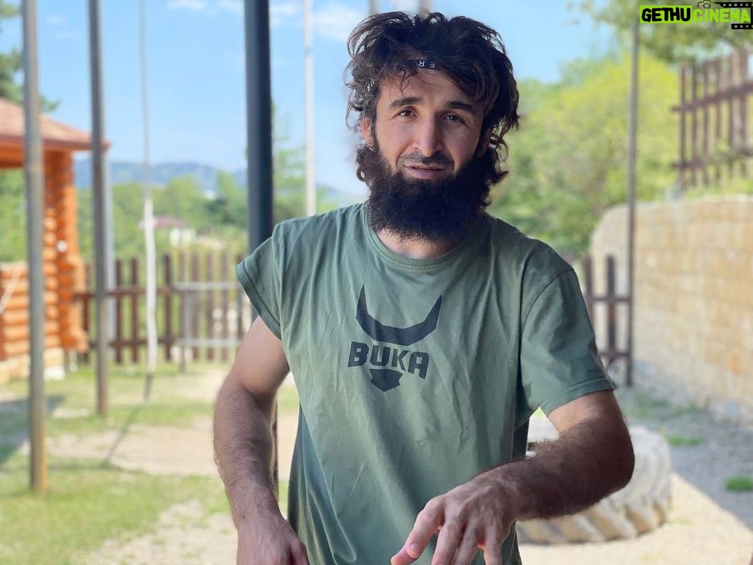 Zabit Magomedsharipov Instagram - Форму набрал тоже ⠀ @bukaboxing