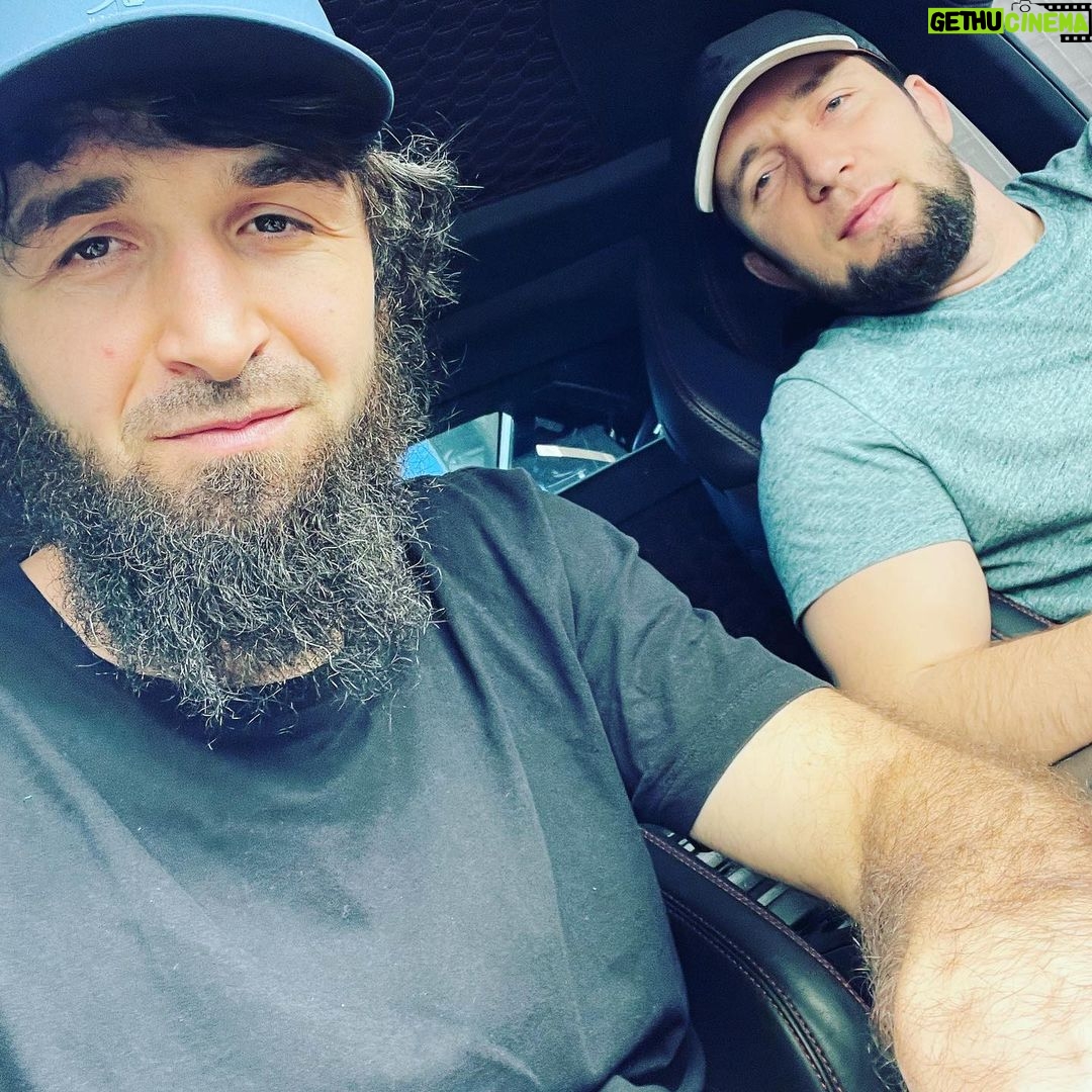 Zabit Magomedsharipov Instagram - @muskhab_kudiev технарь 🤚🏽