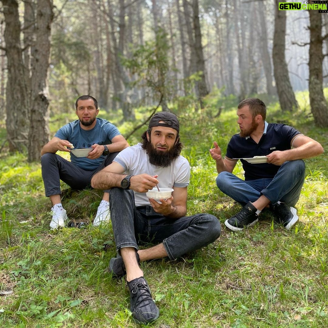 Zabit Magomedsharipov Instagram - Гъоди в лесах Ахвахского района. Ахвахский район