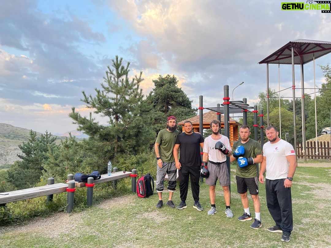 Zabit Magomedsharipov Instagram - Приехали за дыхалкой #Гуниб