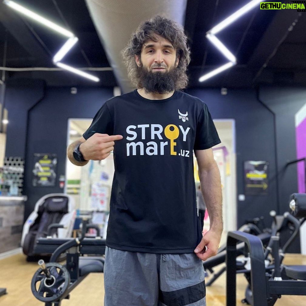 Zabit Magomedsharipov Instagram - Братья из Узбекистана, всем советую @stroymart.uz это самый большой торговый центр в Узбекистане, тут созданы все удобства как и для покупателей так и для собственников. Uzbekistan