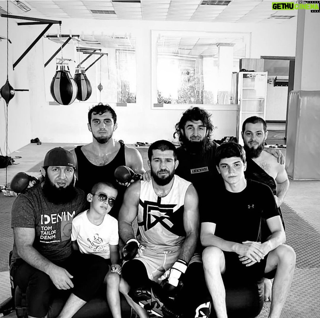 Zabit Magomedsharipov Instagram - @ustar_magomed @ramazan_kuramagomedov_ @mansur_uchakaev_dfteam @dzhamal_magomedov_df