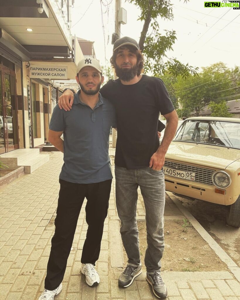 Zabit Magomedsharipov Instagram - Брат, давно не видел тебя @omar_abakarov.df