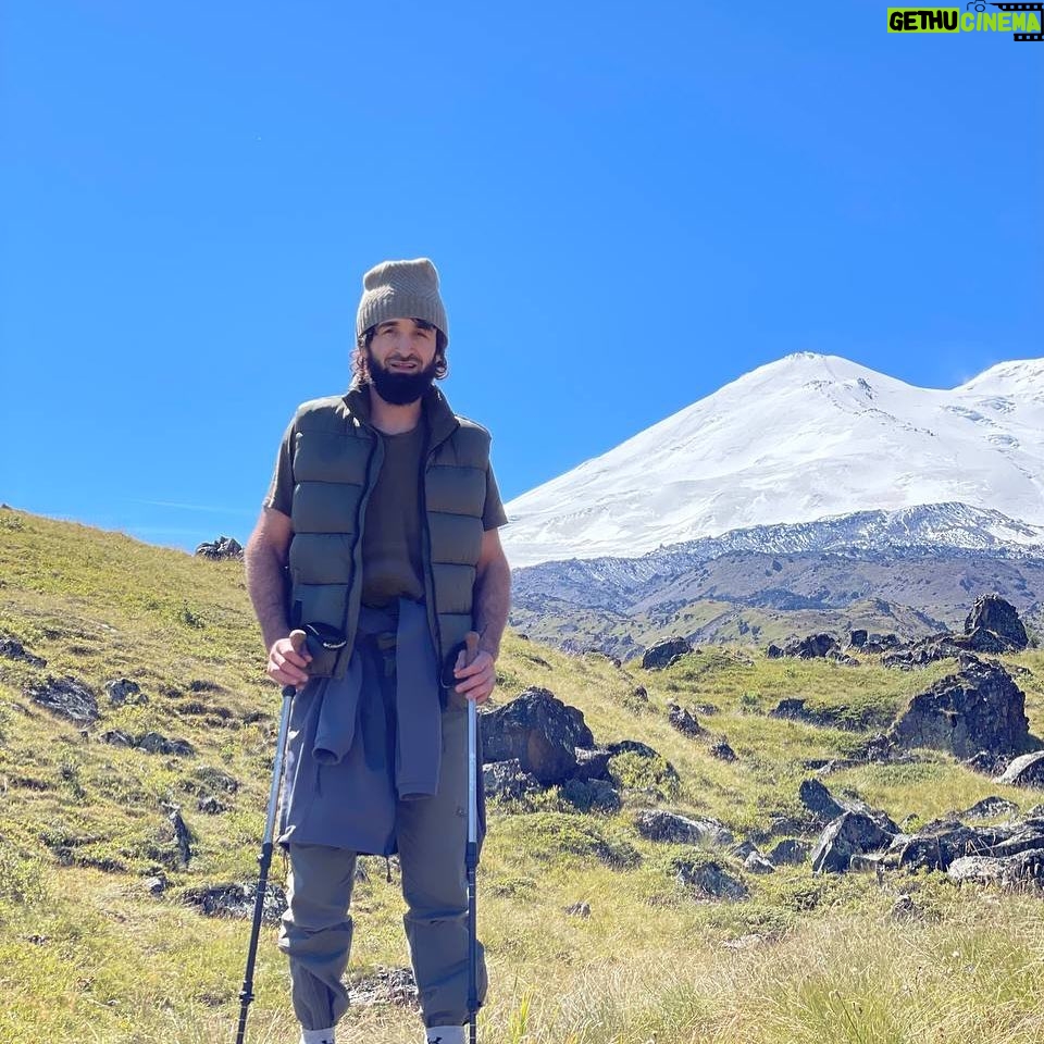 Zabit Magomedsharipov Instagram - Лучше гор могут быть только горы, на которых ещё не бывал…