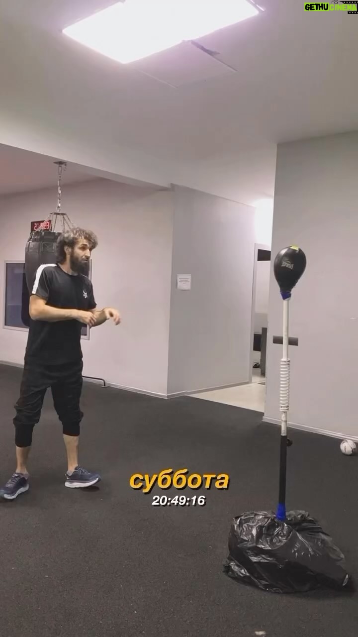 Zabit Magomedsharipov Instagram - Иногда тренируемся... @bukaboxing 💯