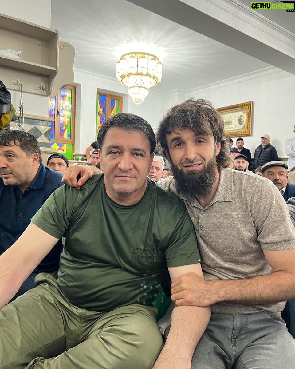Zabit Magomedsharipov Instagram - Простота-условие надежности ⠀ Джамбул Шапиевич человек своего слова💪🏽